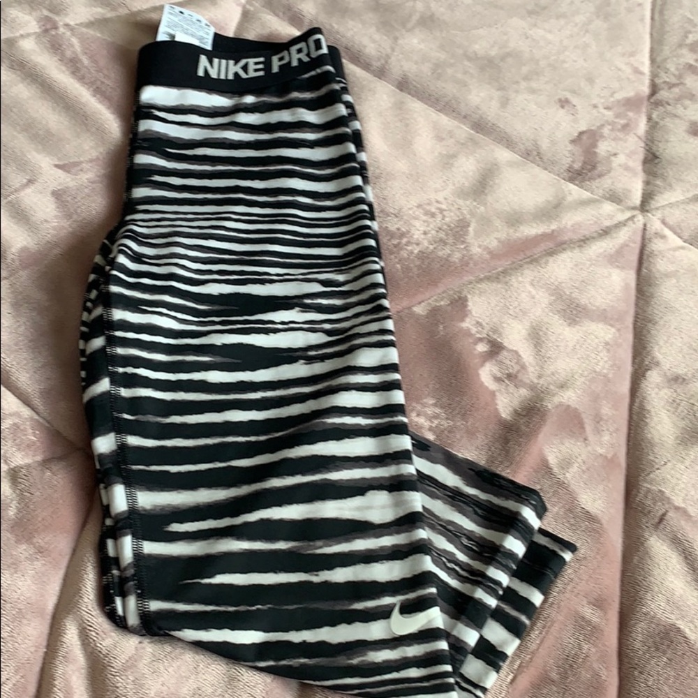 Nike Pro Zebra Leggings